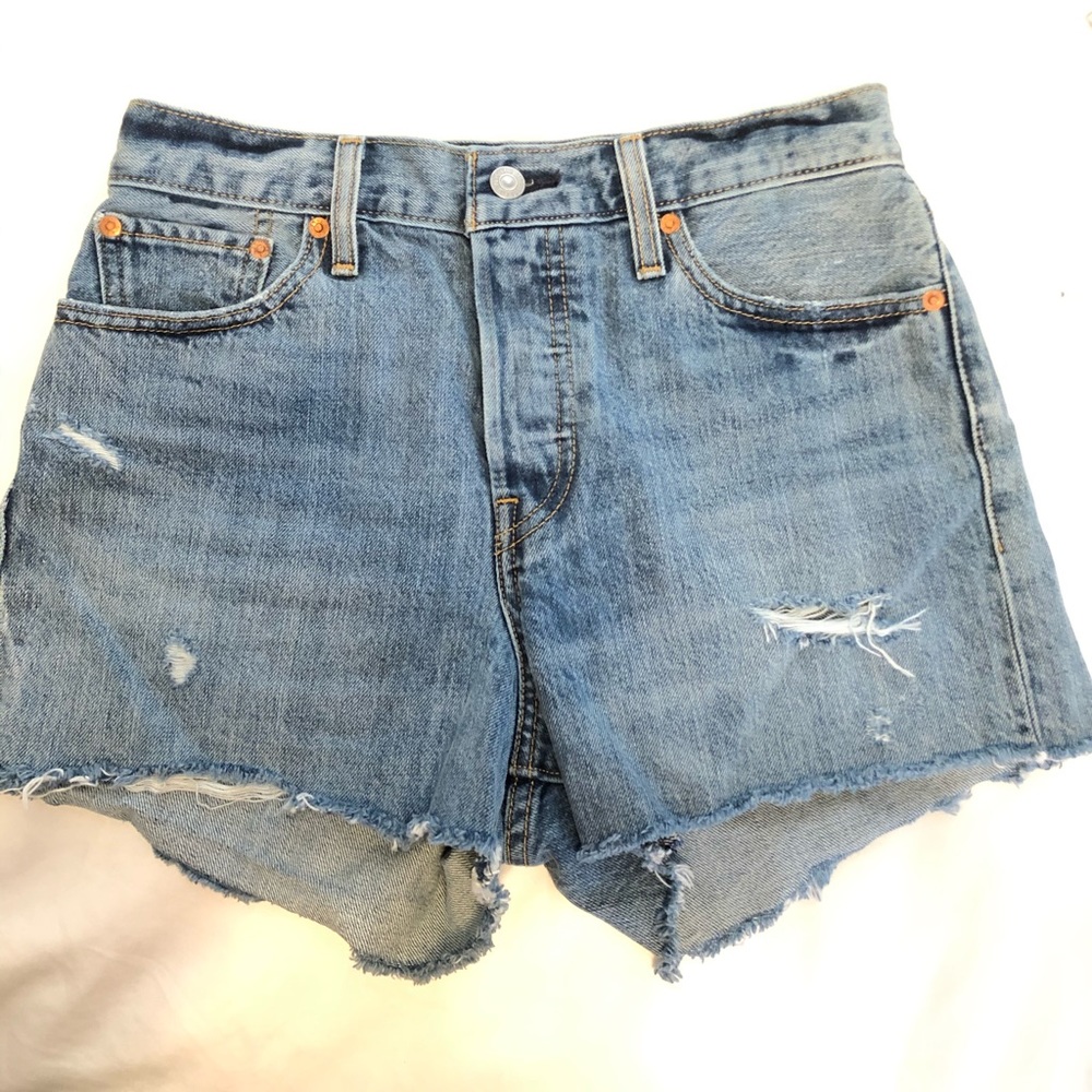 Levi’s wedgie button fly shorts 28